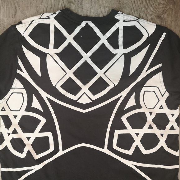 Y2k Vintage designer graphic washed black & white T-Shirt | TheStyleMinr.com - Picture 5 of 6
